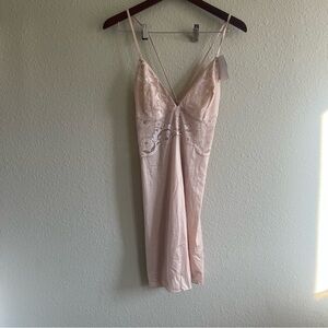 NWT Wacoal Soft Pink Lace Chemise